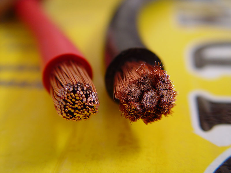 Comparing high stranded power cable with a low strand count cable